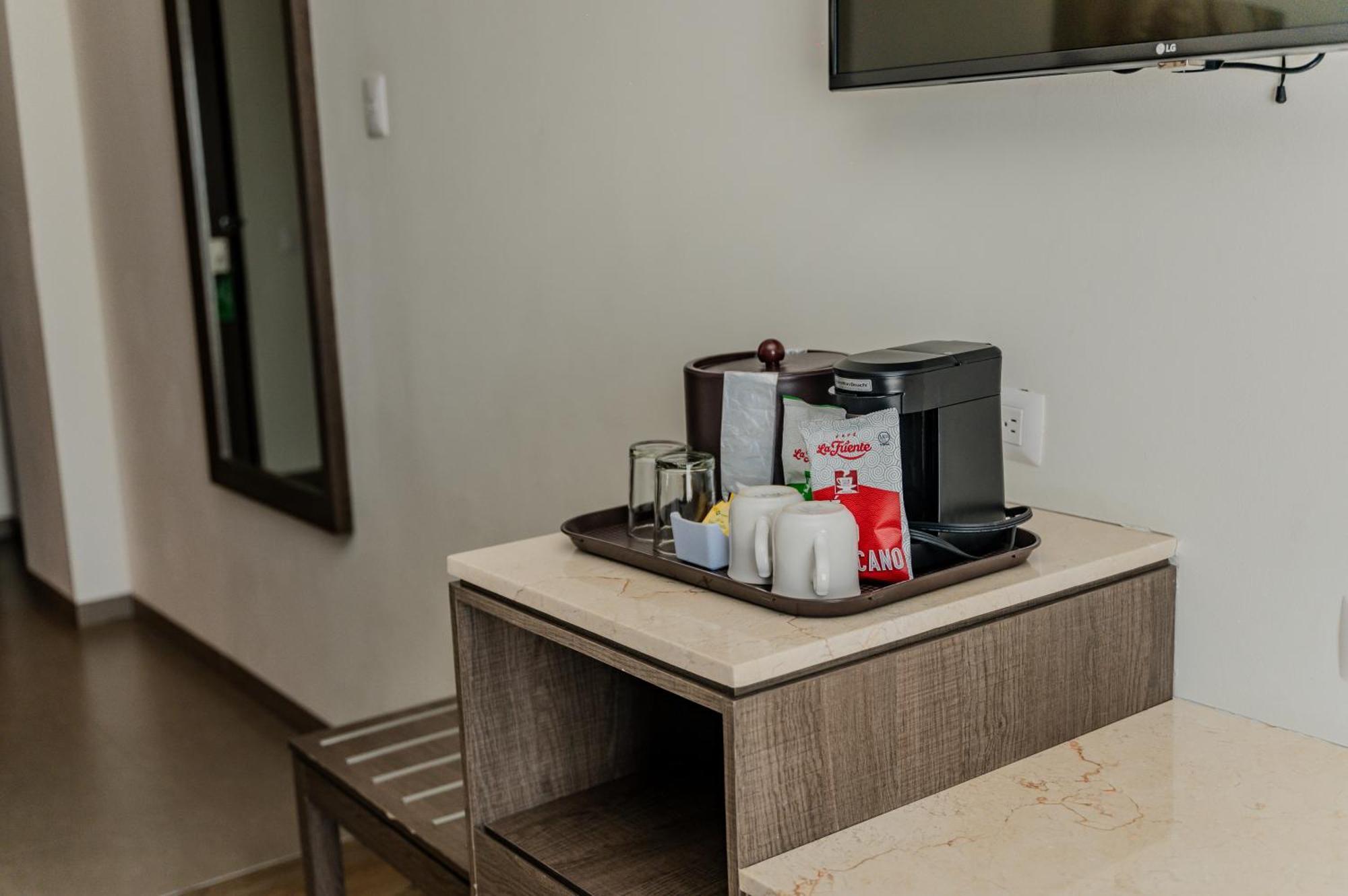 Hampton Inn By Hilton Celaya Celaya  Δωμάτιο φωτογραφία