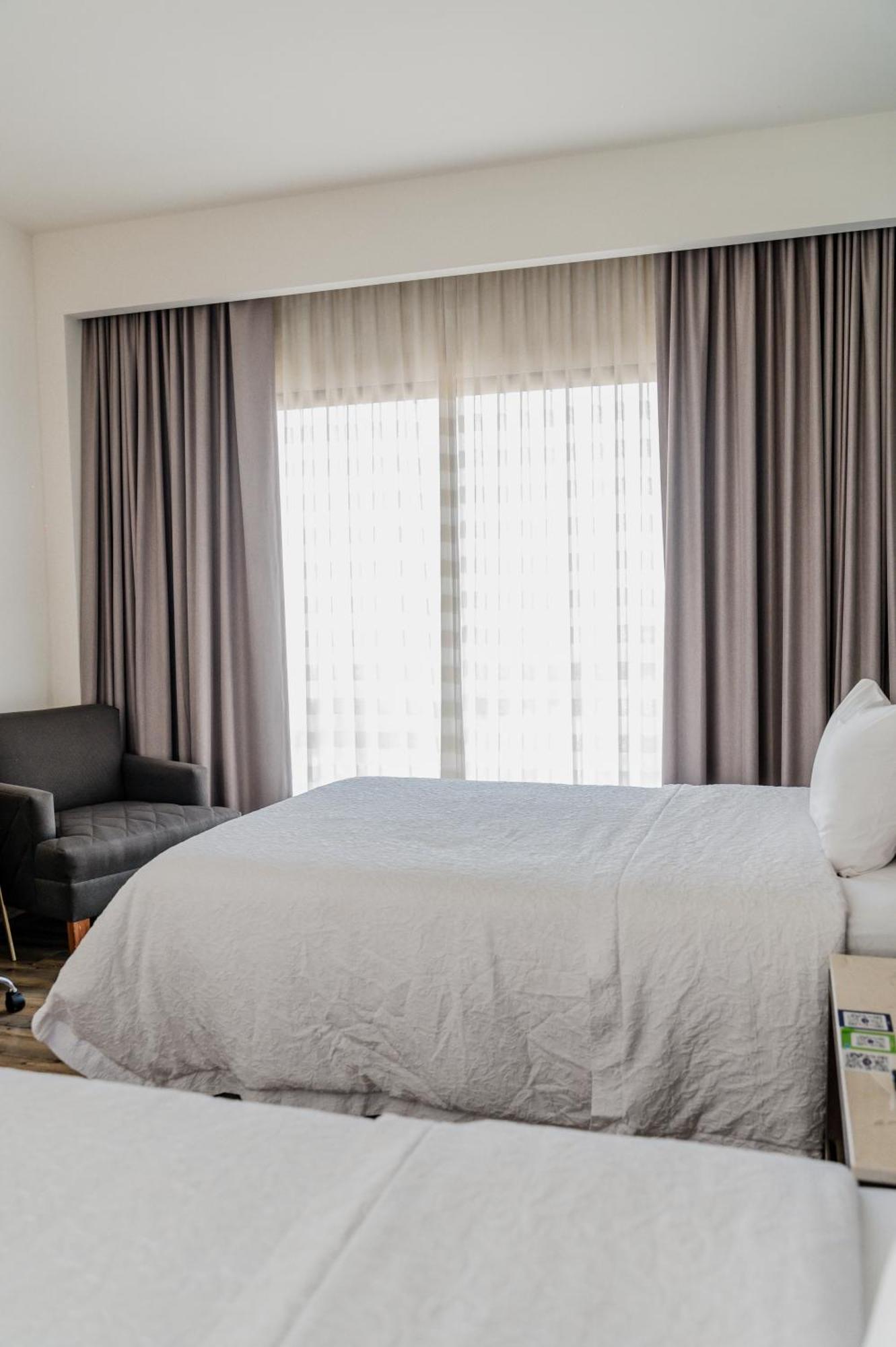 Hampton Inn By Hilton Celaya Celaya  Δωμάτιο φωτογραφία