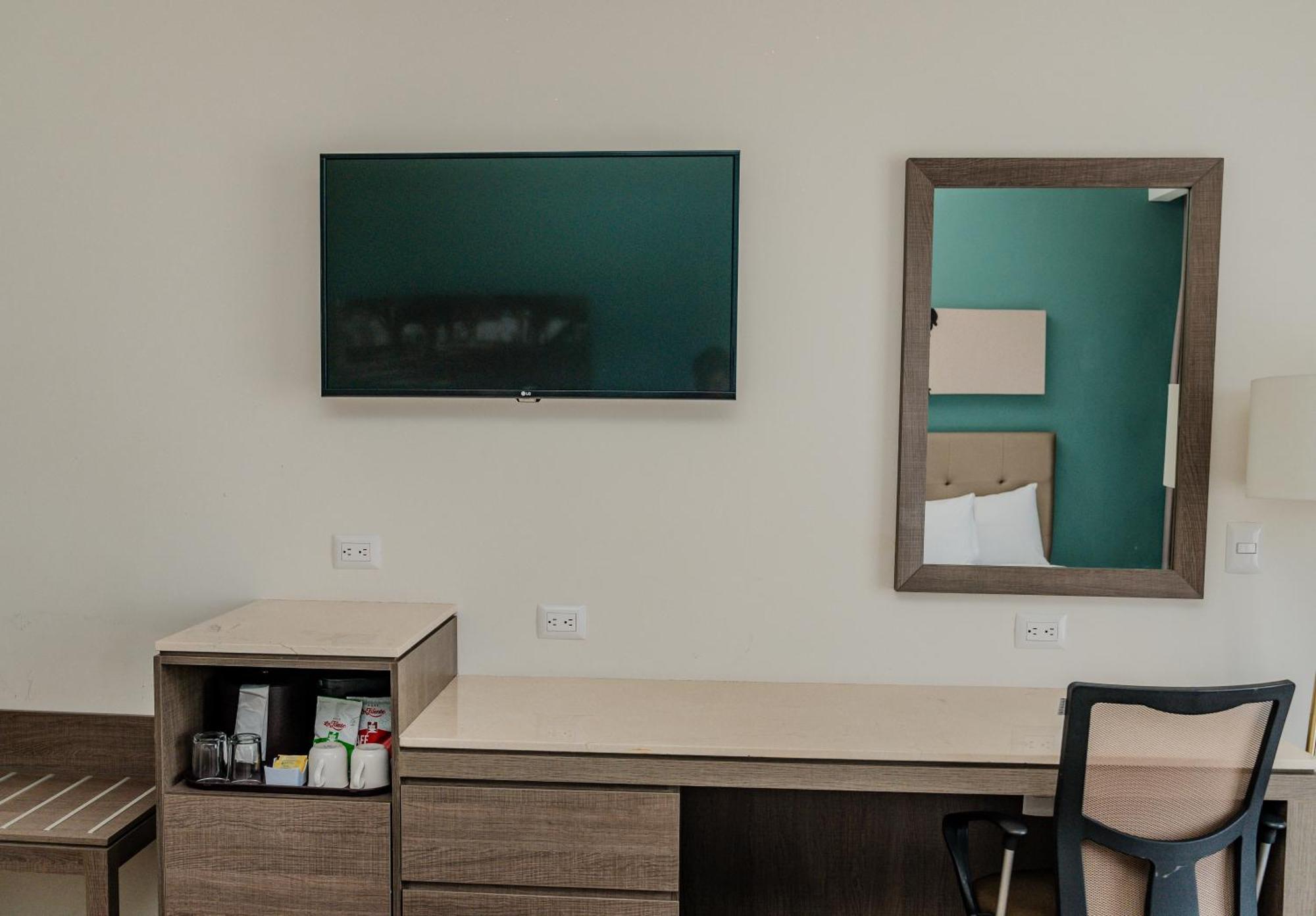 Hampton Inn By Hilton Celaya Celaya  Εξωτερικό φωτογραφία